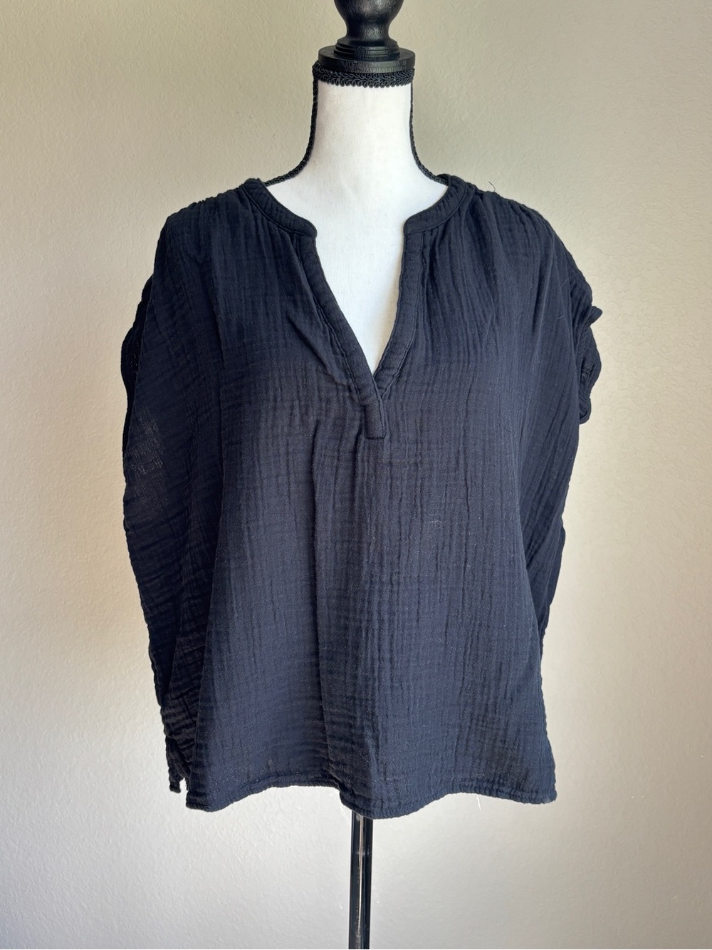 Old Navy Black Gauze Split V-Neck Short Sleeve 100% cotton boxy Top women’s XL